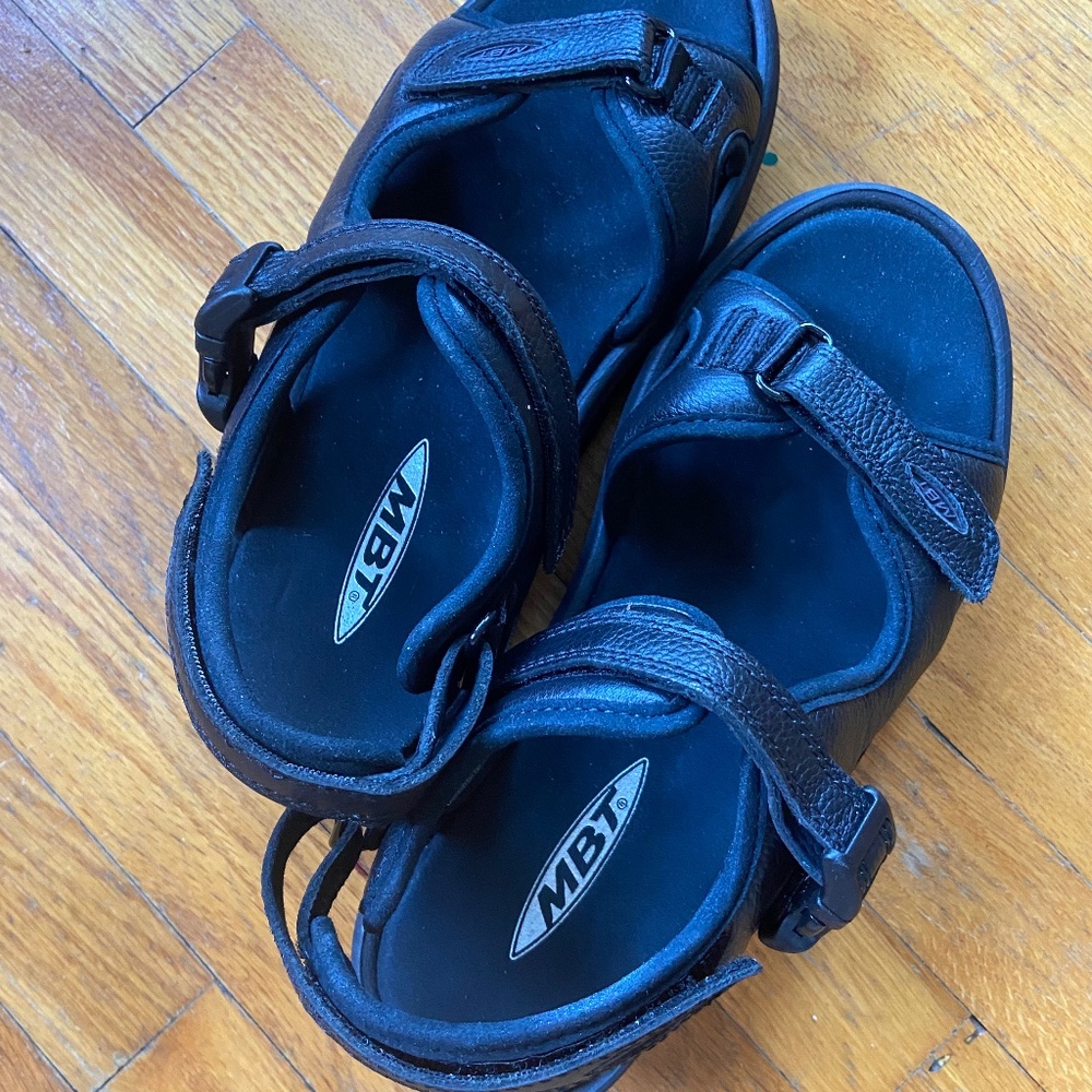 MBT Kisumu Sandals Y2k Size 8 /8.5